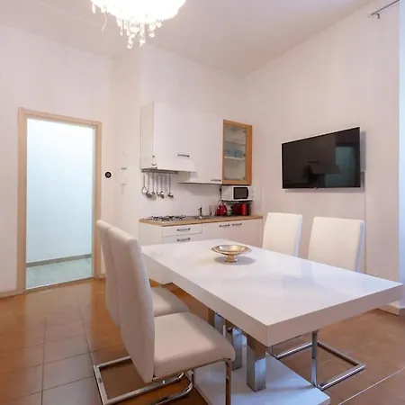 Central Apartment De Angeli Charm Residence Milan Exterior photo